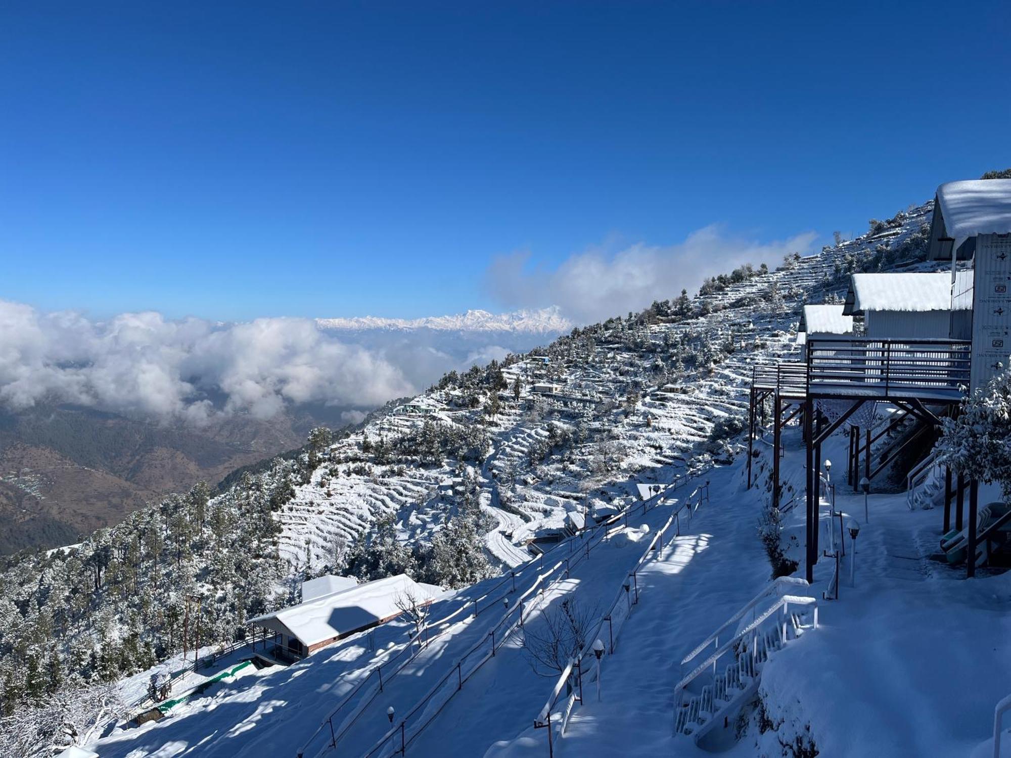 Nivriti Stays Kanatal Exterior photo