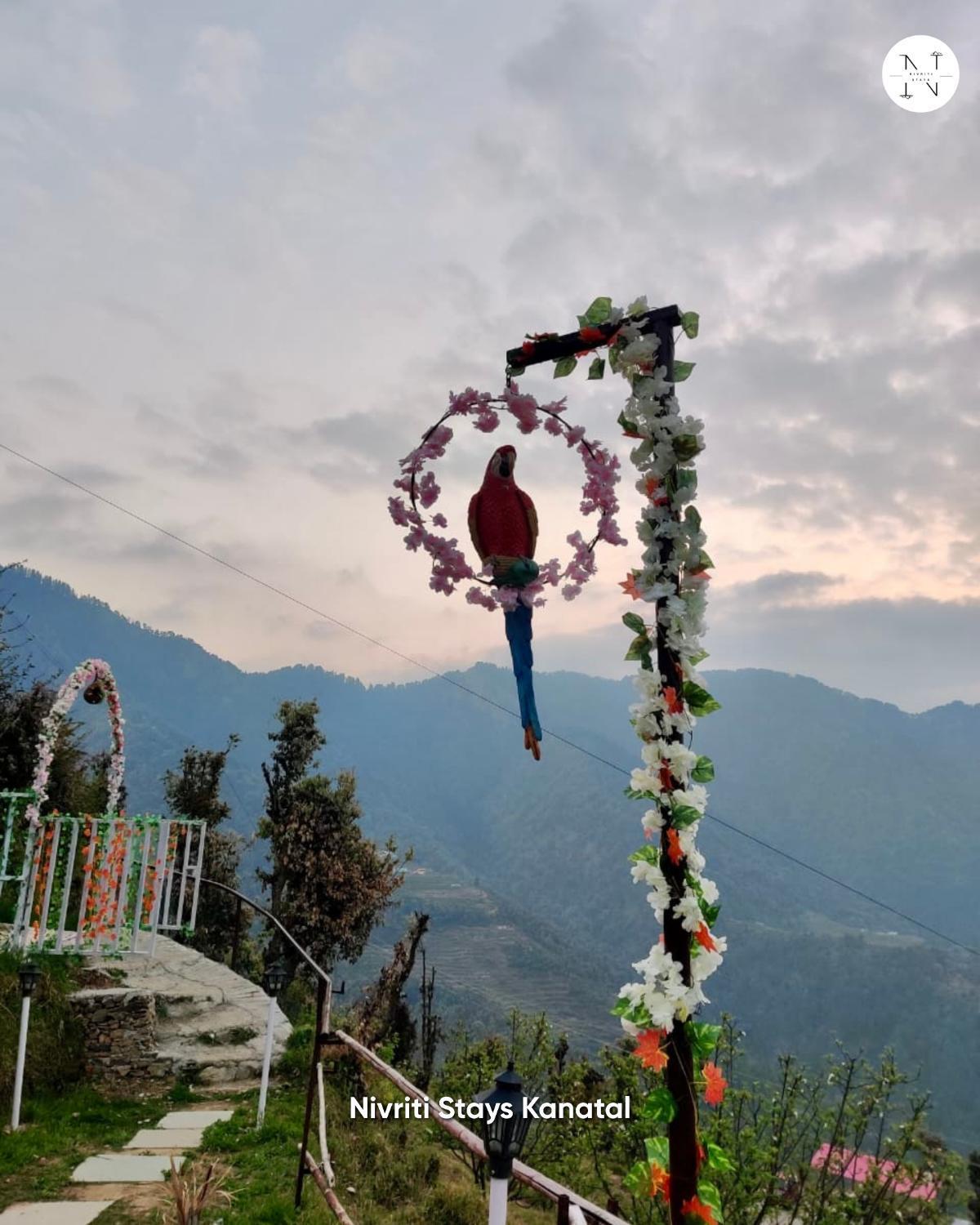 Nivriti Stays Kanatal Exterior photo